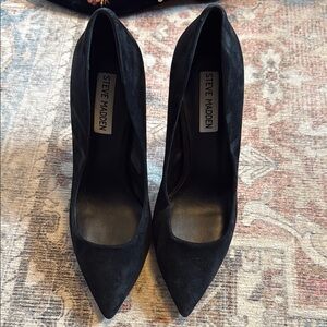 Black Suede Steve Madden Daisie Pumps